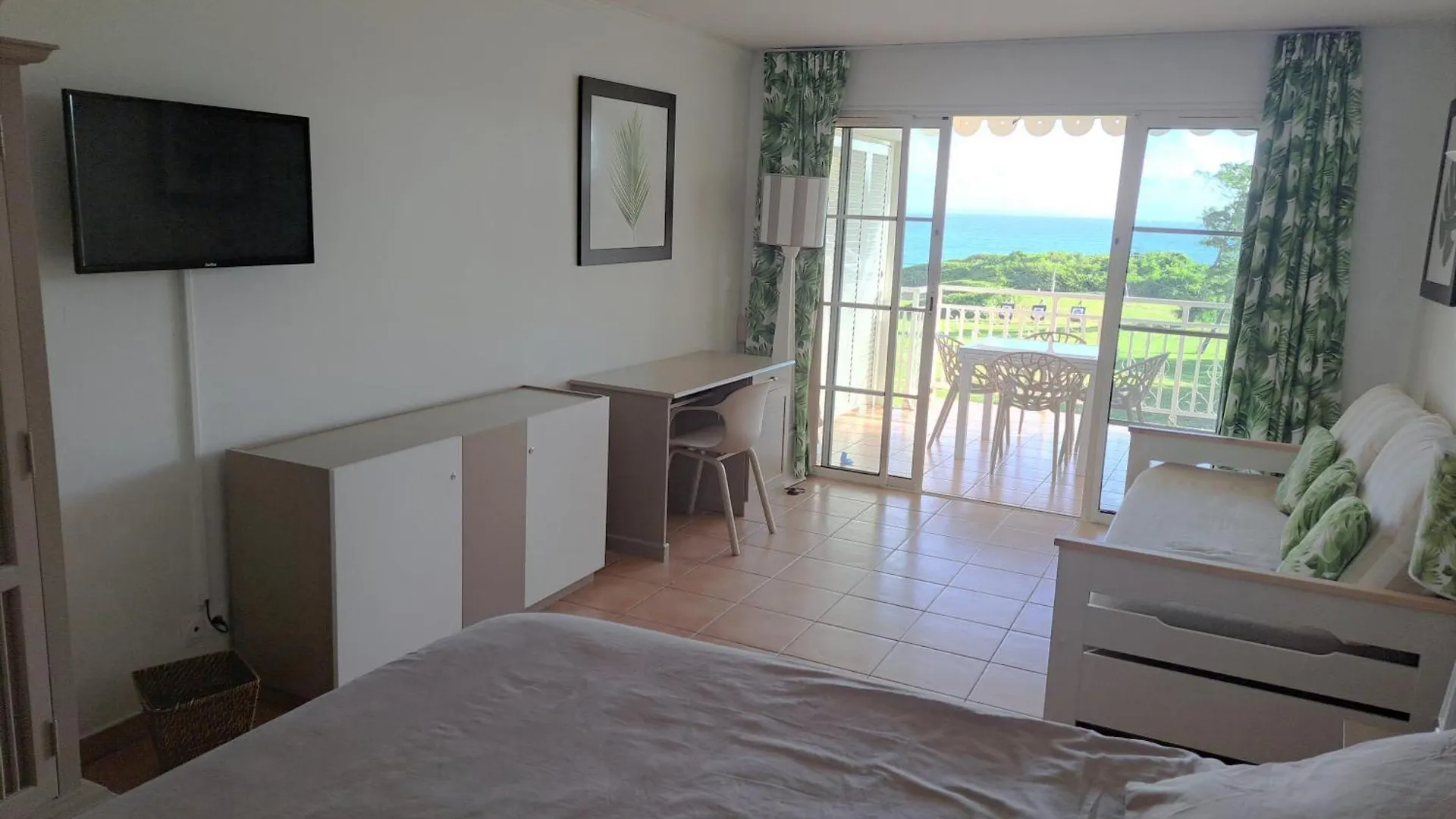 Grand Studio Vue Mer Exceptionnelle, Piscines, Plages. Sainte-Anne Guadeloupe